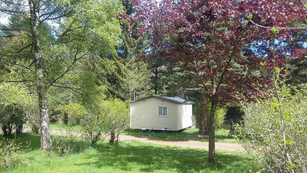 Camping De Flechat Hotel Orcival Exterior photo